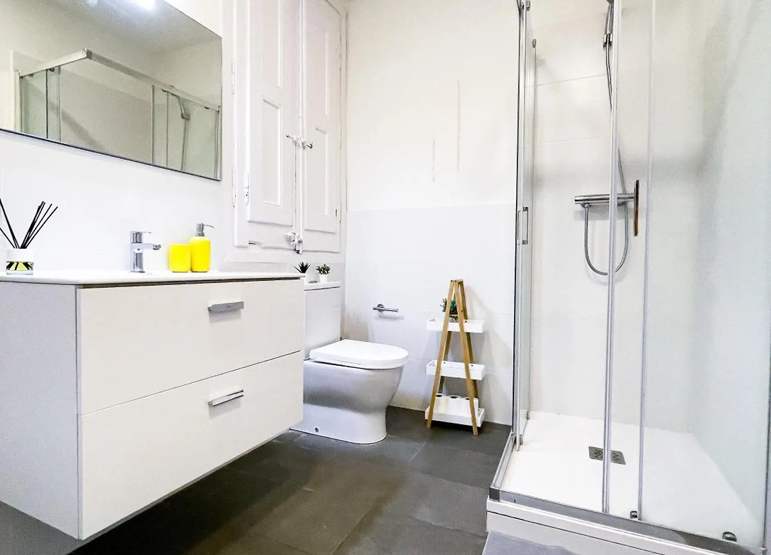 By Cathedral Rooms Βαρκελώνη Hostel