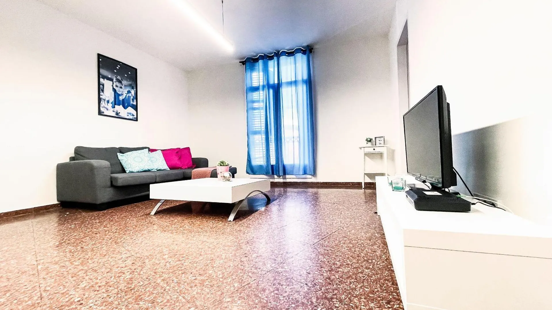 By Cathedral Rooms Βαρκελώνη Hostel
