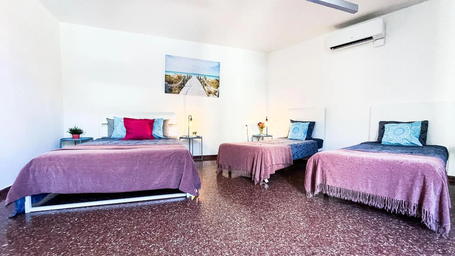 Hostel By Cathedral Rooms Barcelona