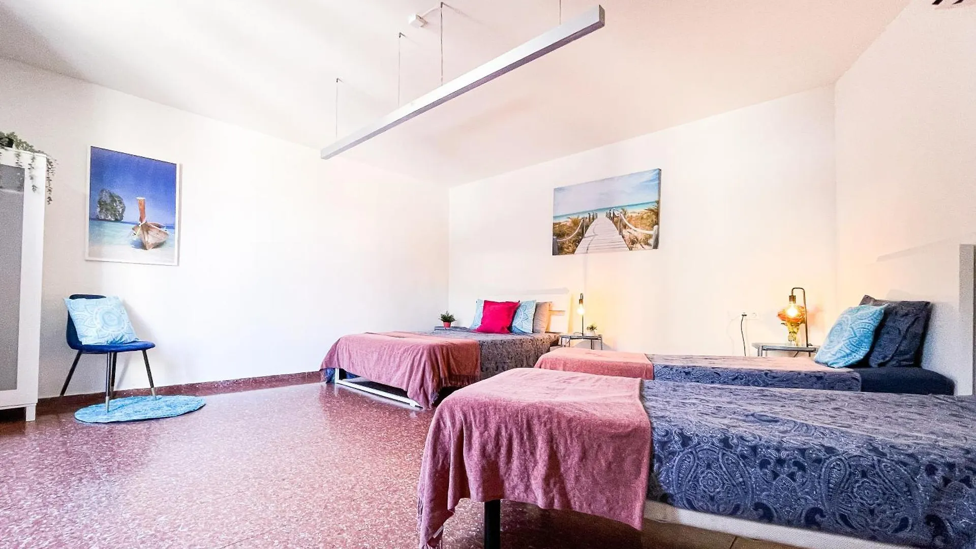 By Cathedral Rooms Barcelona Hostel