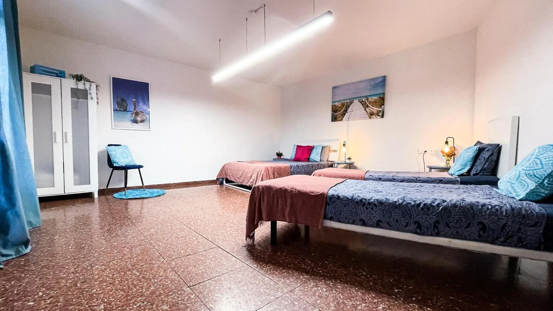 Hostel By Cathedral Rooms Barcelona Spain
