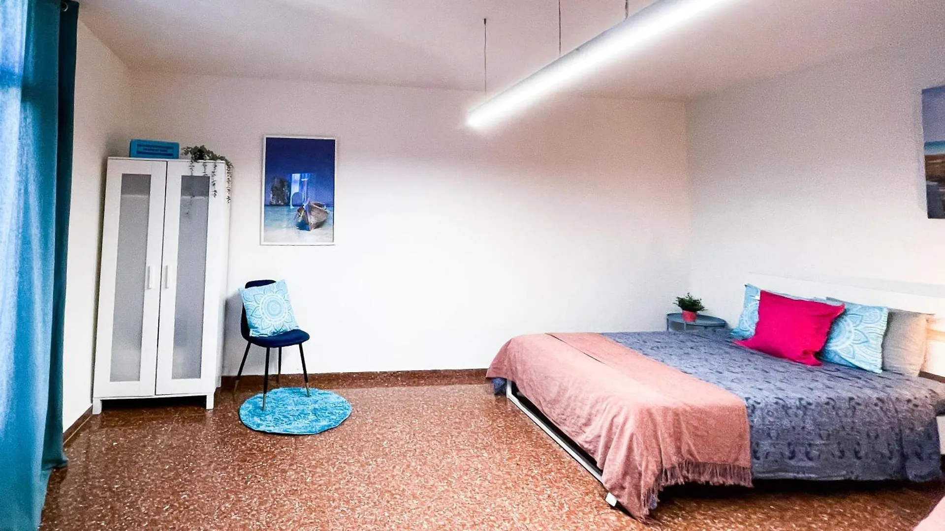 Hostel By Cathedral Rooms Barcelona